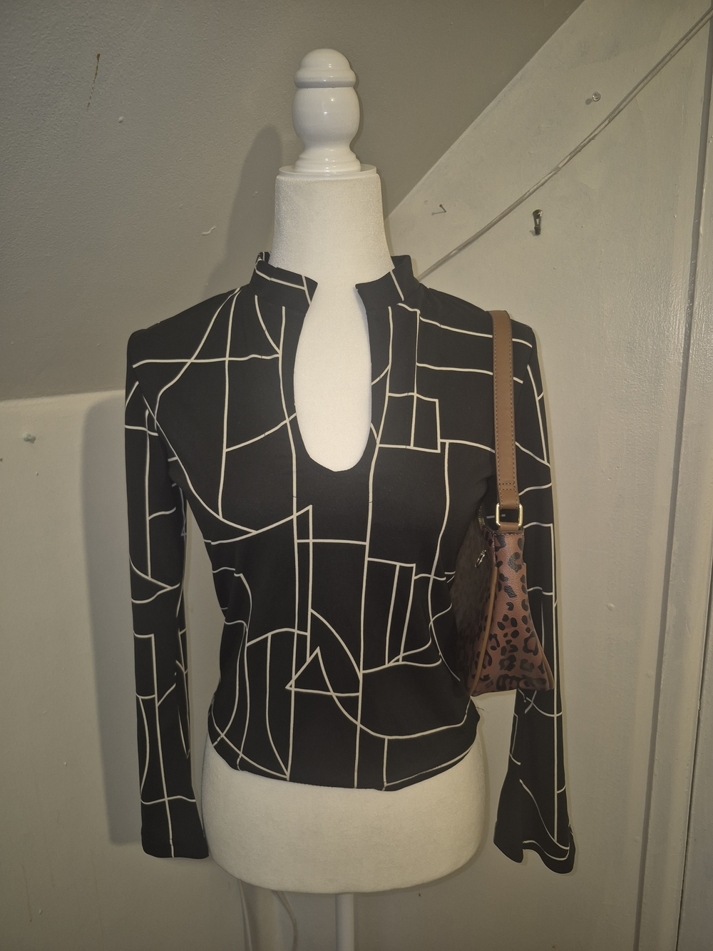 Y2k Styke Black Geometric Keyhole Long Sleeve Blouse